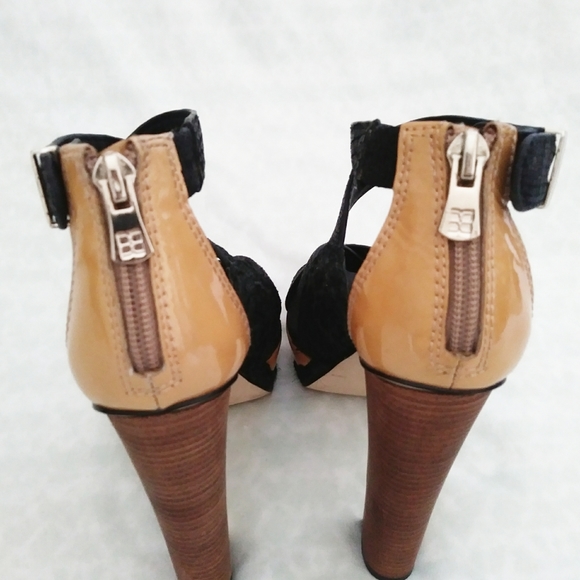 BCBG MAX AZRIA Fritz Open toe High Heels - Picture 4 of 7